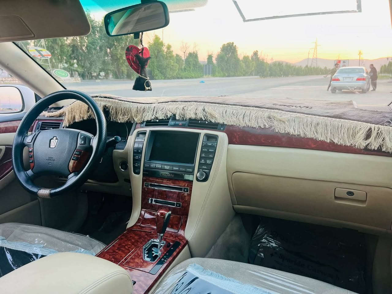 موس 2005گێڕومەکینەگەورە
بێ دوکەڵ بێ مەسرەف بێ چاڵو شوخت
شاشە کامێرا تاقم تایەی لۆکە
تازە ڕۆنی گۆڕراوە
کامل مەسرەف کراوە
61گڵاو مەجالێ برایانە
کۆدی هەیە بەناوی خۆمانەوەیە
***********
***********
