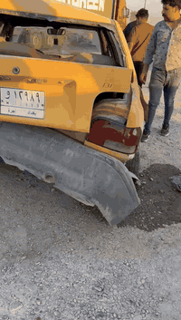 السلام عليكم اخوان عندي سايبه موديل 15 رقم بغداد تسقيط سنويه 27 هيئه مصفره ب اسمي     السعر 16وبيهةمجال للاستفسار/***********
