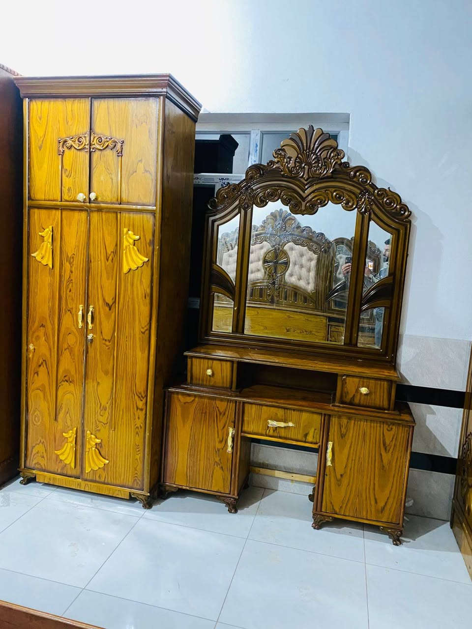 من رخصت المسؤل يوجد قرفه توج صاج داخل وخارج السعر ٨٠٠ وبيها مجال العنوان الرمانه الاستفسار على التلفون ***********
