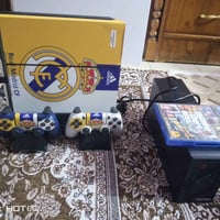 اسلام عليكم  بلي 4 فات للبيع كامل ملحقاته يدات عدد 2 +يو بي اس + قاعده...