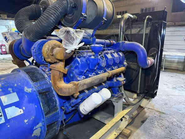 السلام عليكم 
مولد دايو دوزان 12 بستم سيت بلادي
750kv
مولد استيراد اوربا 
مولد بالشرط لأصرف ولا بخار 
حمل /1500امبير
للاستفسار/***********
ابو محمد الاعرجي
