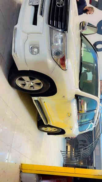 السلام عليكم من رخصة الادمن المحترم
 
 لاندكروزر 2010 محدثه 2015سياره بلاديه مكفوله بيه بس بنيد تكشير شبرين وصبغته والباقي كفاله عامه مكينه وكير وصدر وتخم تاير تبريد ثلاجه كله شغال اي نقص مابيه وبيه صيانه بشركة تيوتا رقم بغداد باسمي مكان السياره بغداد البياع *********** السعر 29 بغداد
