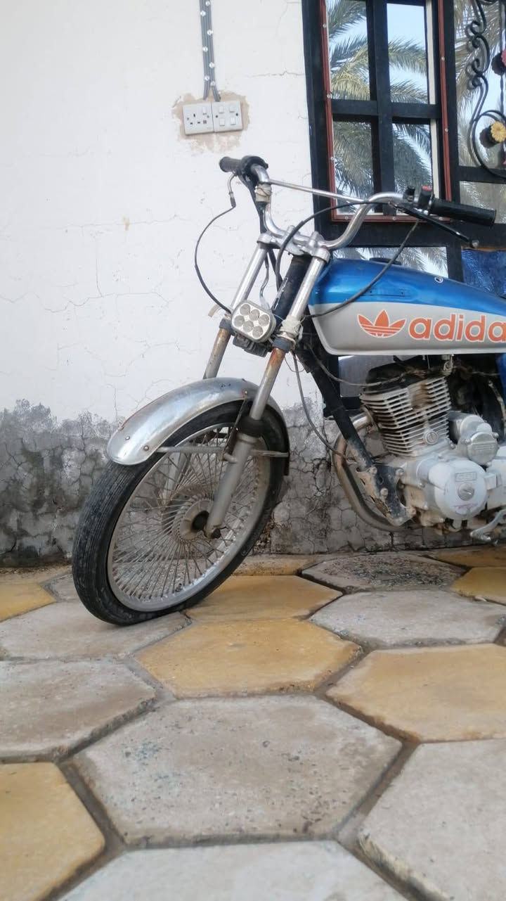 سلام عليكم دراجه تايكر للبيع موديل 20 دراجه خير من الله بس يردله دبلات اماميه فقط السعر 150 وبيه مجال شي قليل عنواني بين بعقوبه ولخالص منطقت السود التصال علا رقمي ***********
