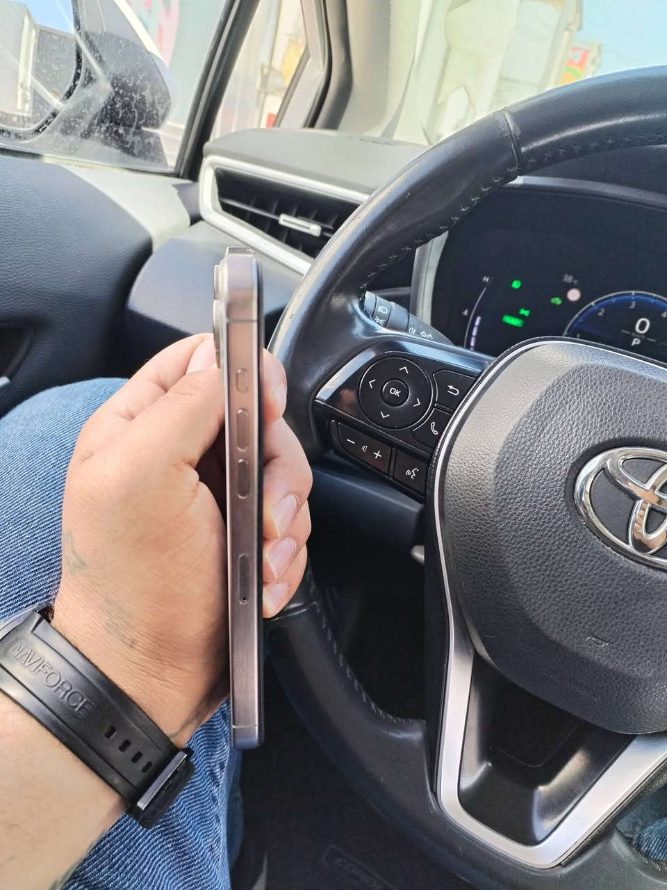 ١٥ برو ماكس نضافه فووول مبدل شاشه اصليه وكامره الاماميه تشتغل بس تشكل طالع شعار بطاريه ٨٥ بلاد جهاز يخبل صرافه مكانه نجف ٧٠٠ وبي مجال قليل ***********
