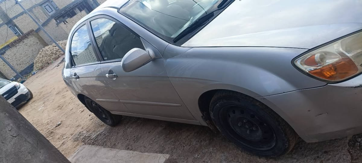 سبكترا 2009
كربلاء قرب الملعب الدولي
محرك 2000نقص كمبريسر تبريد 
سنويه 8/2027
83 بيها مجال قليل***********
