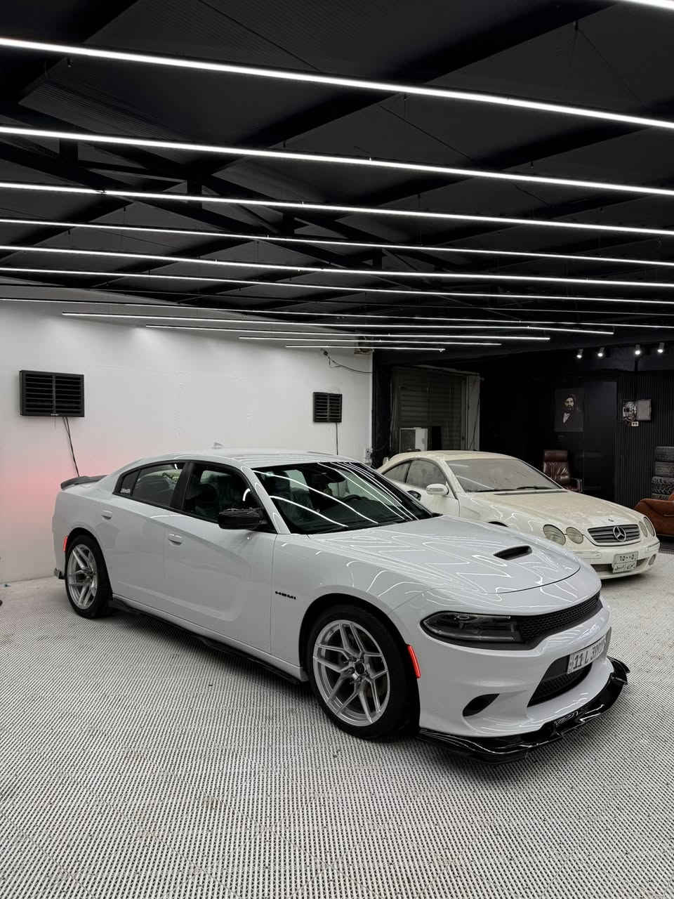 جارجر مديل 2022
لون ابيض 
ماشيه 40 الف
كلين كلين السياره مكفوله من الدعاميه لدعاميه بشرط
ماعده بارد كد اربع اصابع بالجاملغ السونار بالمنشور
الاضافات العليهه
برمجة وتفريغ مصطفى ايكل 🦅
بوابات علي الوادي 
ويا روهانا جديد وستدات طلقات
تخم تاير جديد
كت كامل لحايه دفيوزر زعانف دوس 
لدات سموك متحرك
كفر فجوج ٦ بستم
مكان السياره بغداد شارع فلسطين

***********
