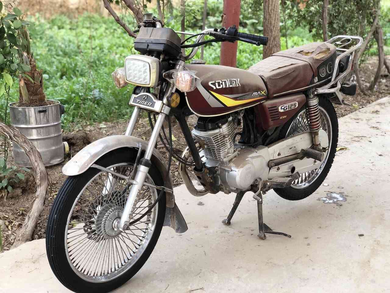 سلام عليكم دراجه اربع كير تايكر بعدها بترابها موديل 23محرك ما مفتوح وشاصي مكفوله اوراق سكنر الدراجه خير من الله شلعه ومعدل السعر 625وبيها مجال


**إذا كنت صاحب هذا الإعلان وتريد حذفه لأي سبب، رجاءا أرسل رسالة إلى الدعم الفني**