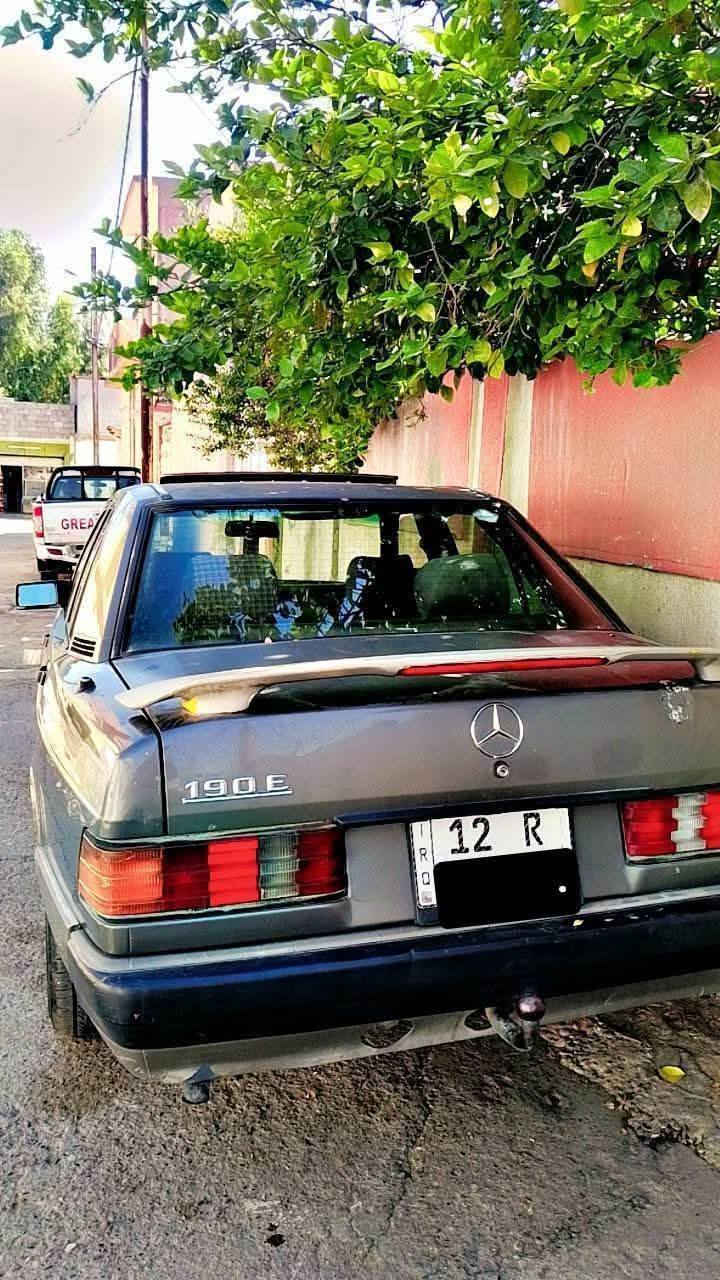 السلام عليكم
مارسيدس للبيع 
موديل 1990
حجم 190
كير شرط توماتيك 
سياره حلوه ما تصرف عليها طخمها جديد 
بدون ضرر وبدون صبغ كير محرك شرط 
رقمها جديد وباسمي غرامات صفر 
السعر 46 وبيها مجال بسيط 
اتصل على هذا الرقم وتدلل ***********
