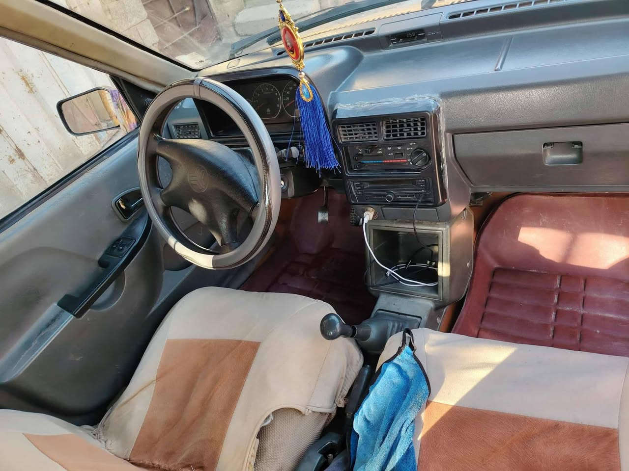 سلام عليكم سايبا 11 سياره شواصي  كير  ومكينه  مكفولات تخم تاير جديد كهربائيات كلها شغاله لايت عالي ناصي بطن بك لايت كله شغال مسجل سماعات جام يصعد وينزل صدر جديد دوشمه جديده بطن جديد رقم جديد  سنويه ال 2031 بسمي ثاني يوم حولك  سياره خير من الله كشرتها  شوفت عينك جديده سبير موجود  تبريد  يشتغل عوزه غاز سعرها ٢٥  ورقه وبيه مجال مكاني بغداد جسر ديالى باقي تفاصيل على تلفون ***********
