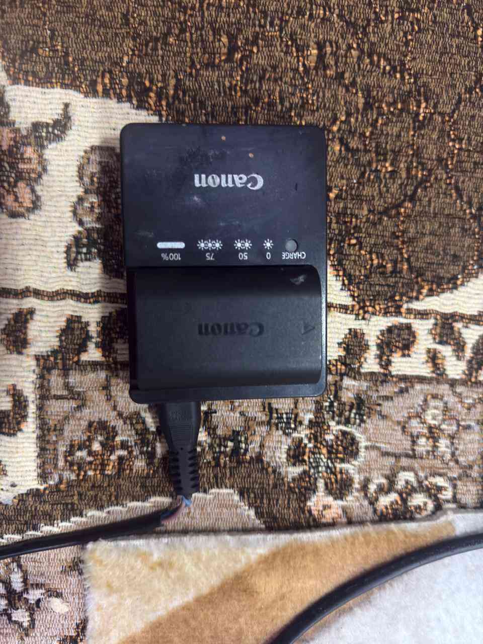 كانون فايف دي مارك فور 5D
عدسه 200-70 صدار ثاني + هود + جنطه عدسه
جنطه مقسمه لون اسود
شاحنه 2
بطاريه 2. اصلي
حزام كامرا
رام 32
كرب بس يمكن ميشتغل
ستان احادي
ضيفه الكامرا ستخدام فقط محرم 
لبيع 2600مكان كربلاء


**إذا كنت صاحب هذا الإعلان وتريد حذفه لأي سبب، رجاءا أرسل رسالة إلى الدعم الفني**