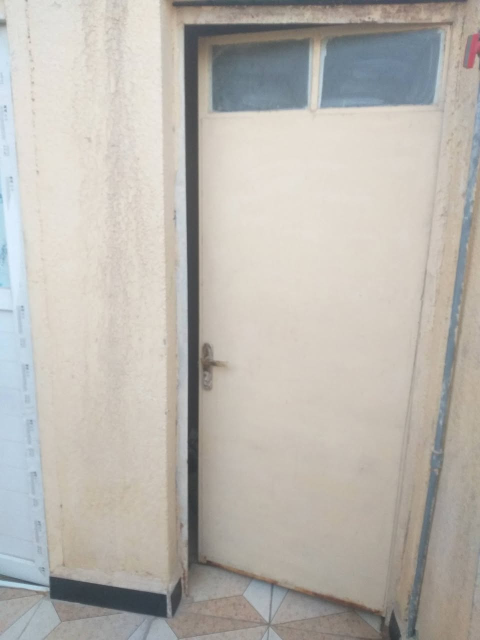 للبيع بيت للبيع ١٠٠م زراعي قرب شارع ١٠٠ ***********
