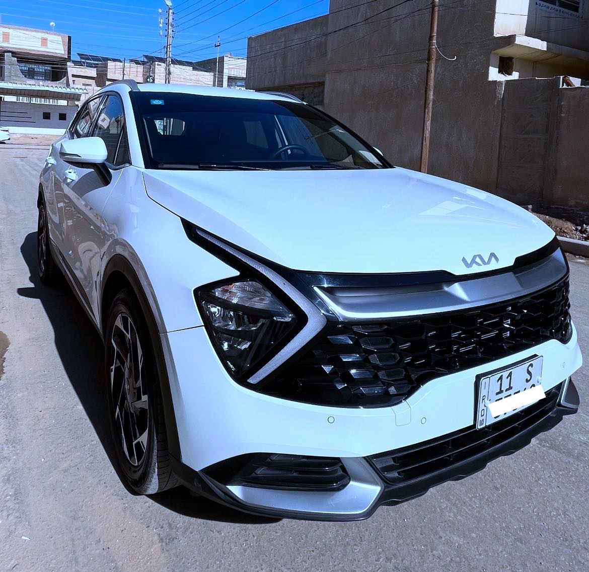 السلام عليكم من رخصه الادمن المحترم
سبورتج موديل 2023 خليجي ماشيه 38كم 

رقم بغداد الجديد باسمي وهزه جديده 

مكفوله كفاله عامه من الصبغ وعلى وضع الشركه

المواصفات : بصمه تشغيل + بصمه ابواب 

ترحيب ونقطه بيضاء + لايت زنن لد نهاري

شاشات كار بلي + كامره خلفيه دواره 

حساسات امامي خلفي ومانع انزلاق 

شفتات استيرن وثلاث انظمه قياده 

السعر : 215 ورقه 

الهاتف : ***********

***********

مكان السياره بابل شارع 60
