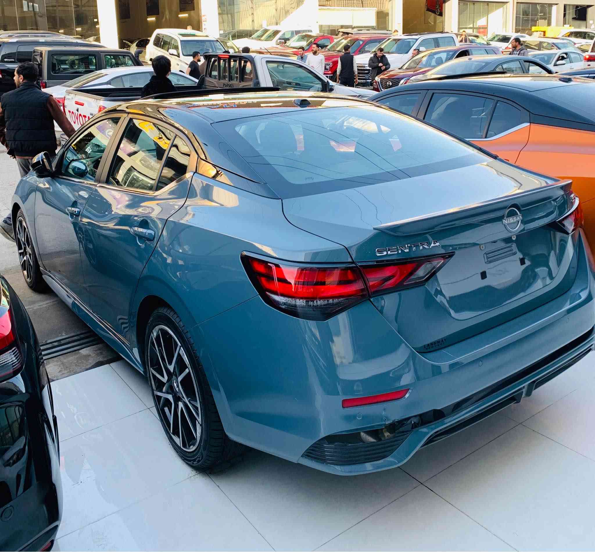 نیسان سێنترا ٢٠٢٤ 
مواسەفات Sr پلەس
رەنگ چیمەنتۆی سەقف رەش
سلاید ٥ کامیرا کوشن جلد
کوشن هیتەر سوکان هیتەر 
٣٦ هەزار مایل رۆیشتووە
دوو بست چاملغی بۆیاغه بێ داخیلی 
ئێرباگی شانی تەقییوەو بیلاد دانراوەتەوە

رەقەم کاتییە و ٩٠ رۆژی لەگەلە

*********** أربيل, العراق
