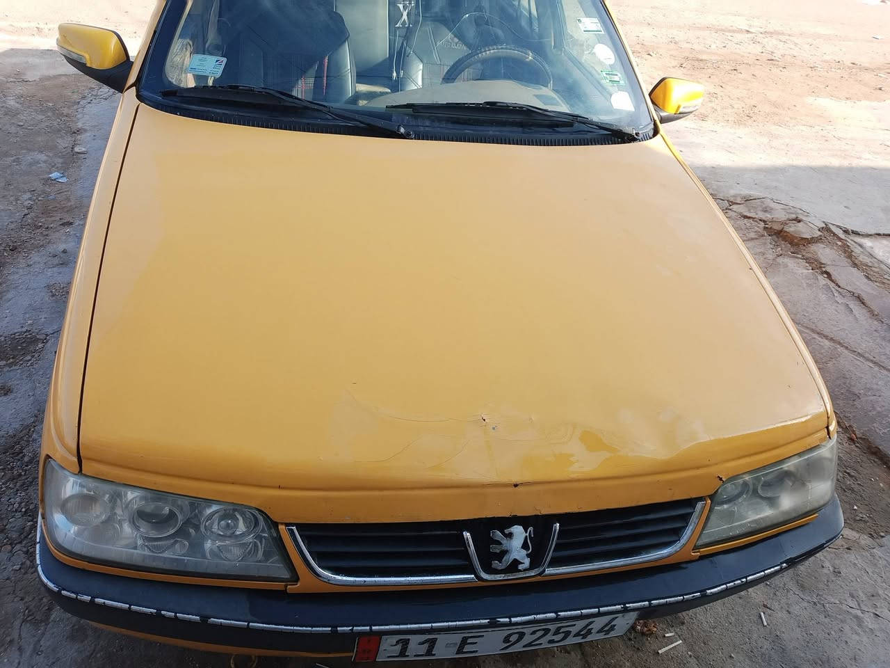 السلام عليكم للبيع سياره بيجو لميس موديل 13 مصفره هيئا وغرامات رقم انكليزي هزه جديده  مكينه وكير خير من الله كلج جديد بيها خياسات بسيطة خلفيه ضربة بل جاملغ الخلفي وطخه بسيطه بل باب الامامي صغيره السعر 28وبيها وبيها مجال عنوان الشعب شارع الصحه مرواس حسب القناعه للاستفسار الاتصال على الرقم ***********
