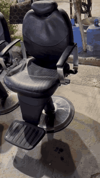 غراض تصفيه محل سعر الاميز لواحد تعليك معه الامرايه 40 الف سعرهن جميع الاميوزه معه المرإه 100 الف 
كراسي حلاقه لا يوجد فيهن برغي نقص نضيفات بدون تعامل سعر الكرسي 75 الف للاستفسار واتساب او الاتصال ۤ؏ رقم 
***********
