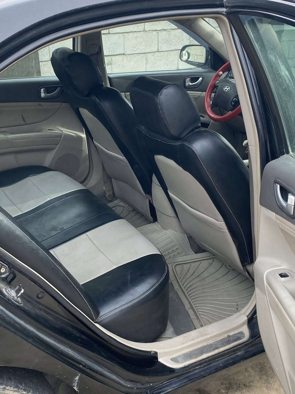 السلام عليكم سوناتا للبيع 2008 وارد امريكي  محرك 6 سلندر  رقم بغداد  مصبوغه حزام   سعرها90$
***********
