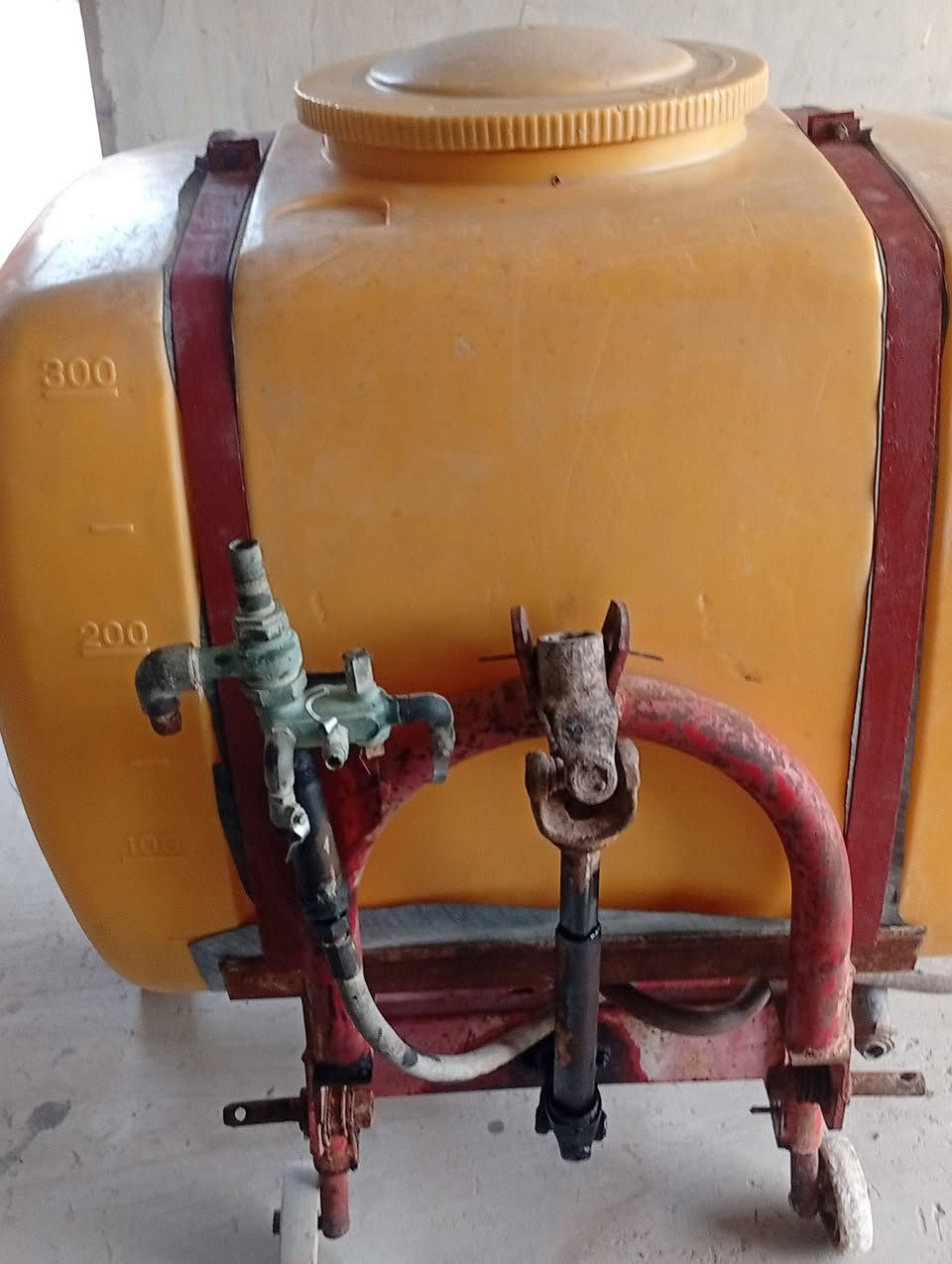 السلام عليكم مرشه مال كابوته أصليه 300لتر بيهه شويه نواقص مستعمله نظيفه للبيع المكان  الصويرة لاستفسار اتصل ***********
