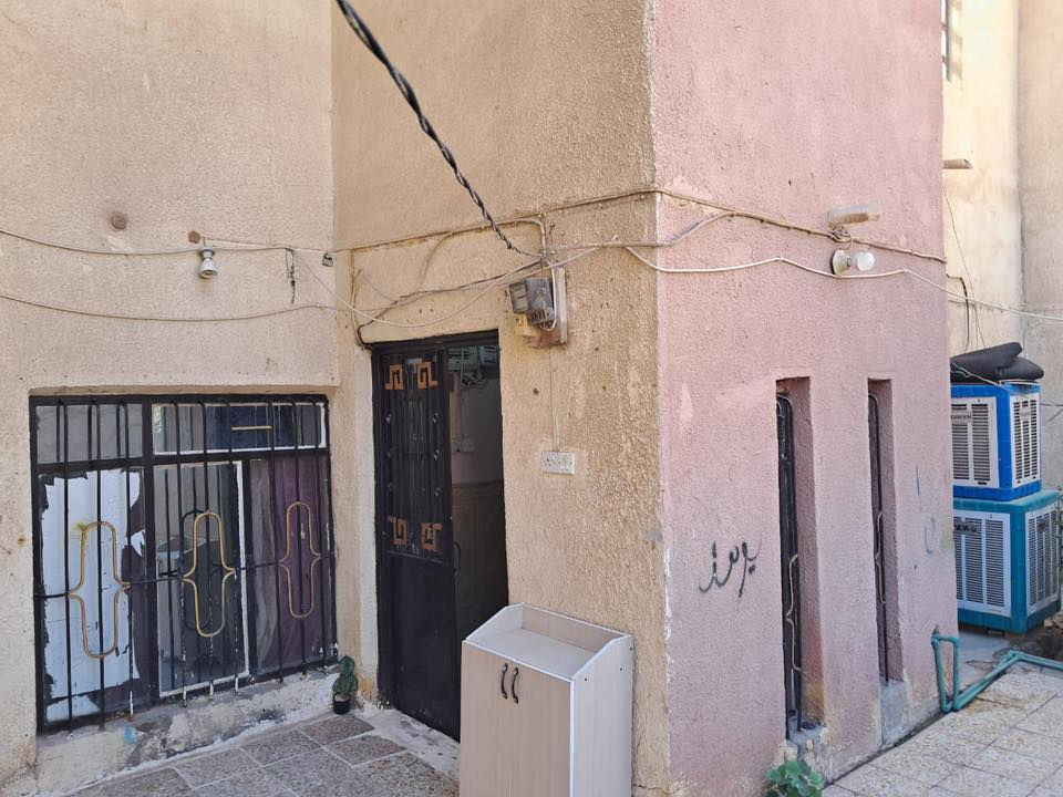 بيت حي العسكري الحر
220 متر طابو صرف

بناء قديم لكن ينكعد بي موقعة قرب شارع المدارس مجاور جامع علي الهادي مقابل صيدلية تبارك الرحمن

يبعد عن الامام 4 دقايق 

تفاصيل البيت مذكوره بالفيديو 

السعر180 مع المجال 

للاستفسار اكثر ***********
