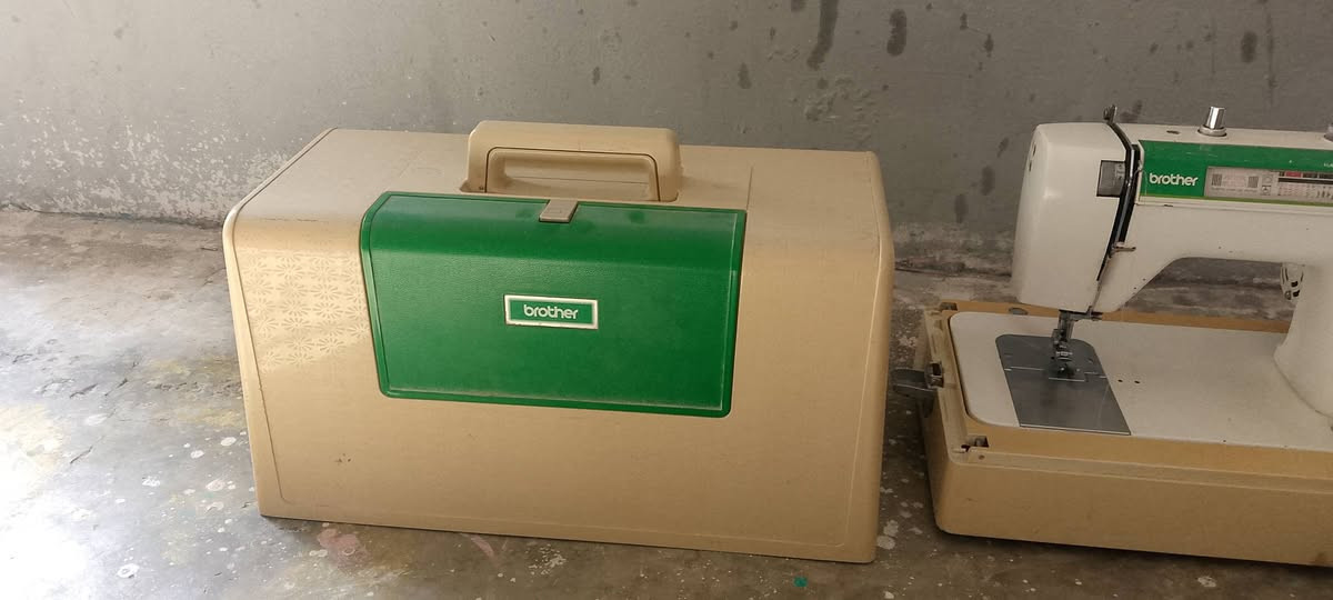 سلام عليكم مكينه للبيع نظيفه نوعيه زينه سعر 150 الف ***********
