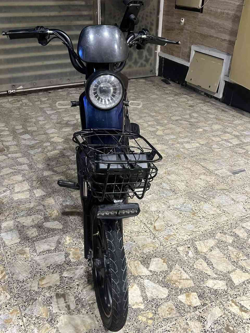 دراجه شحن للبيع
دراجه شحن
السرعة 99 عداد 
حقيقي 60
عدد البطاريات 5
تمشيك الشجنه الوحده 50 كيلو
السعر 325
مكاني بغداد جميلة
***********
واتساب
