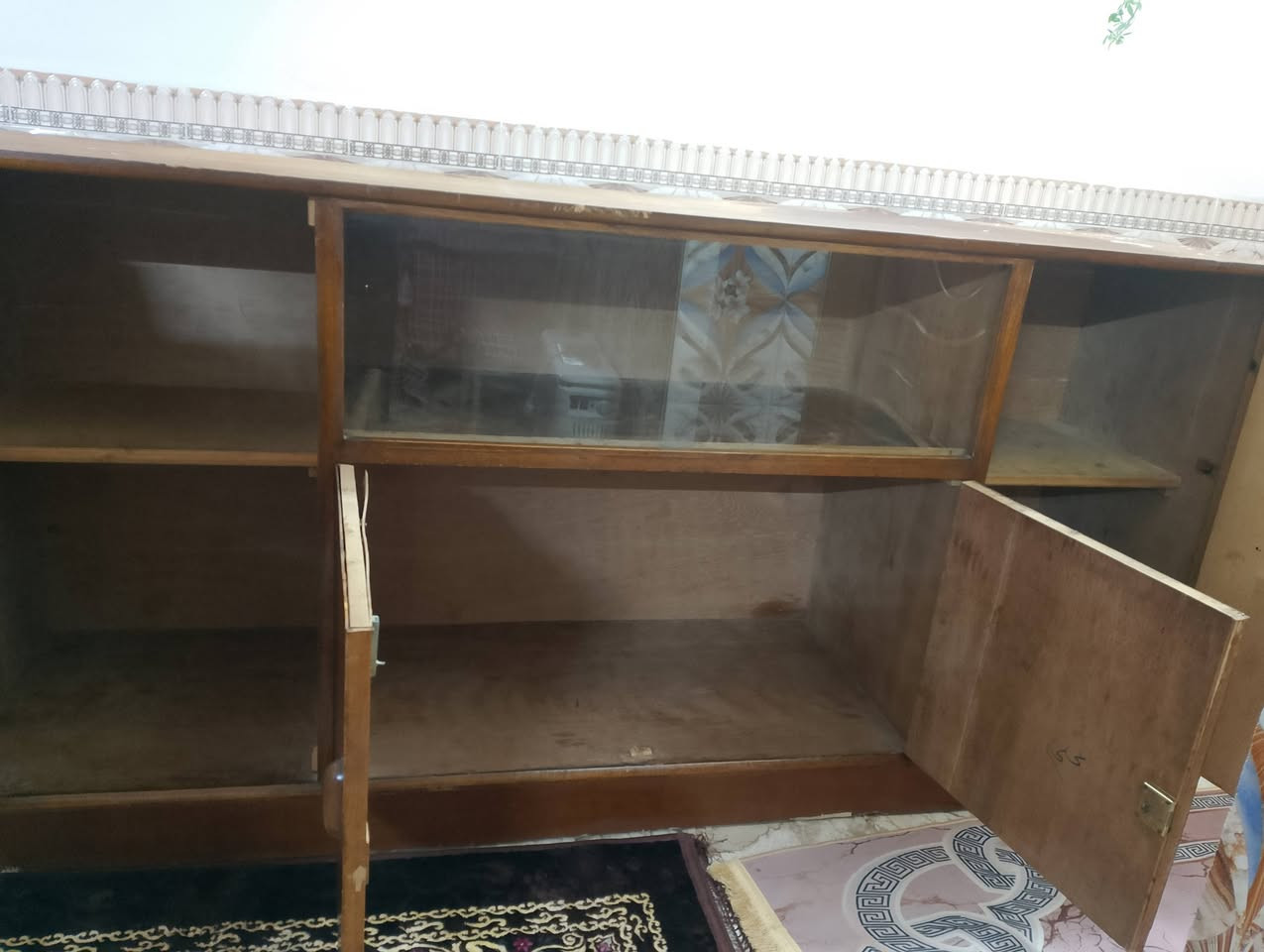 بوفيه نجاره سعر 150 الف وبيه مجال
مكان محاويل 
‏‪0782 652 1355‬
