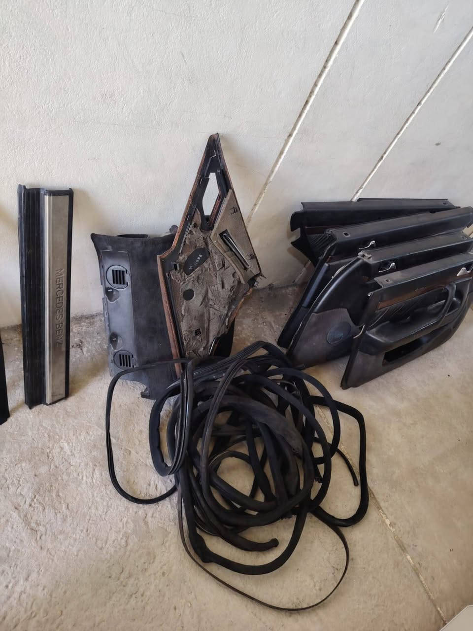 غرفه شبح باب طويل وارد ياباني جديد نقص بس تنته وارضيه موديل 97
سـ 5 اوراق مكاني واسط الكوت
***********
