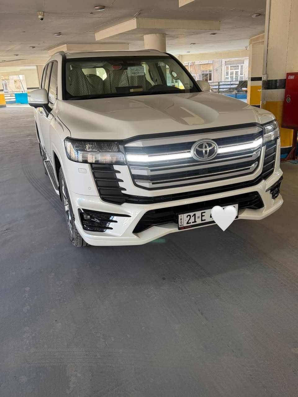 تويوتا لاندكروز 2024 ساز
فول مواصفات بعدها بضمان الشركة 
بصمة تشغيل وابواب
4 بصمات. ابواب
سلايد فتحه
مقاعد جلد 
كشنات كهرباء 3 دكم
تشغيل عن بعد 
جنطة كهرباء شفط  
كشنات جلد بيجي + دواخل صاج
نقط عمياء 
7 راكب 
تبريد مقاعد 
تبريد مركزي  
3 شاشات ايباد تطبيق 
تحكم ستيرن جهتين 
طفايه 
ثلاجه 
شاحن هاتف لاسلكي
هاند بريك بصمة + تلقائي
اوتو HOLD
حساس امامي خلفي  
المري كهرباء شفط + اشاير  
كامره.دواره. 360 درجة
ويلكب كروم
3وضعيات قيادة sports Eco NORMAL
لدد امامي + خلفي 
كشاف زنون
لايتات عدسة زنون
6 سلندر تنفس طبيعي المرغوب 4X4  
فول انظمة وتحكمات 
باقي مواصفات الاندكروز  معرفة فول الفول
السيارة مكفولة كفالة عامة كلها على وضع الشركة  
بعدها بضمان الشركة 
عدتها وكتلوكات وكاعيات كلها جديد
ماشية 13 الف. 
رقم سليمانية . 
التصال ***********
