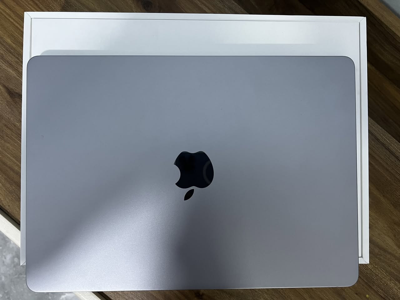 السلام عليكم 

Macbook Air M2 

English Keyboard 

13.3 inch 

16 gb RAM 

255 gb storage / Sliver color 

93 %  battery


**إذا كنت صاحب هذا الإعلان وتريد حذفه لأي سبب، رجاءا أرسل رسالة إلى الدعم الفني**