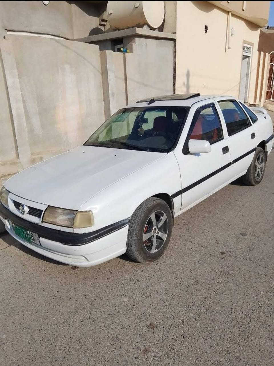 السلام عليكم للبيع حجم 20 موديل 95 عنوان موصل جانب الايمن ***********
