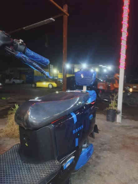 سلام عليكم دراجه شحن للبيع صار سبوعين من منزله وكاله مواصفات عاليه تخبل بطارياته مكفوله بعده جديده مطالع بيه:  بيه زلغ خفيف بل صفحه منضومه زنون عالي ناصي كلشي شغال بيه مكاني بياع سعر 950  الله شاهد ماخذه ب١١٠٠ بس توازيت عله فلوس ***********شراي اتصل او واتساب
