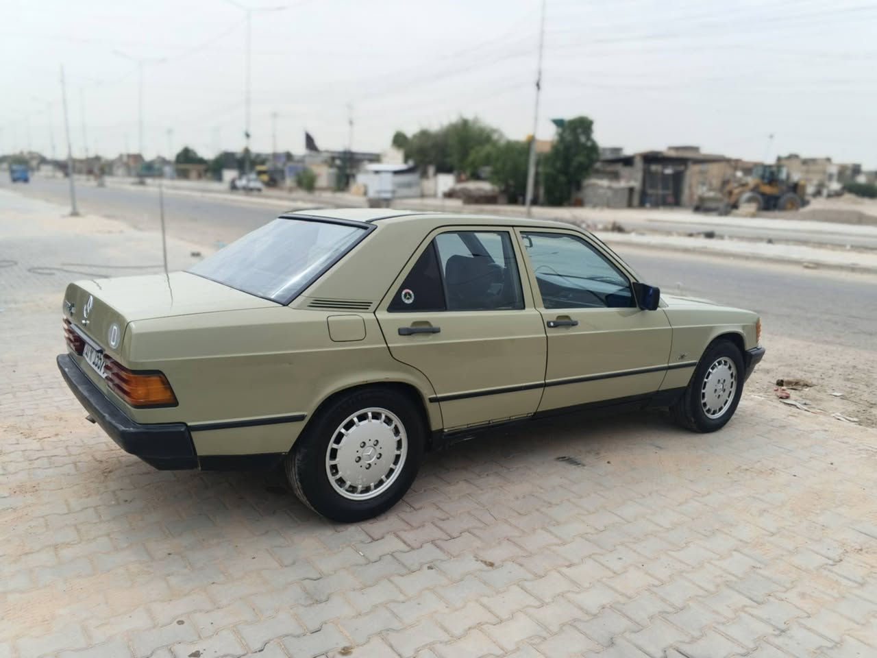 السلام عليكم مرسيدس 190 طيارين سياره كفاله عامه من الصبغ ماكينه بلاديه 4سلندى كهربائيات كلها شغاله تبريد ثلج الله شاهد السياره احلى من الصوره رقم انجليزي بغداد تر ايك وين ما يعجبك سيارة خير من الله سياره مال جناي مكان السياره بغداد استفسار عن الرقم خادم ***********
