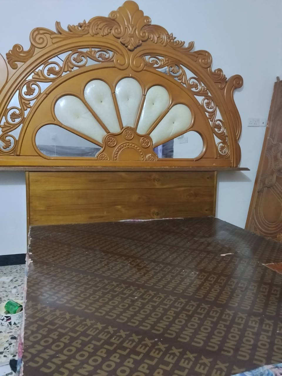 بسم الله 
غرفه نوم  كبيره
صاج عراقي درجه أوله
النظافه كدامكم ما بيها اي خدش صناعه عراقيه احسن نوعيه خشب 
سعر مليون و٦٠٠ الف عراقي 
رقم *********** واتساب ماسنجر تلي موجود
