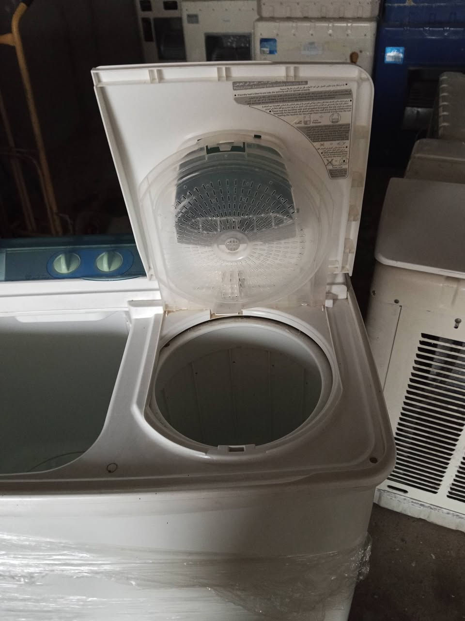 غساله 11 كيلو ابو الكعب هيتاشي غساله واحد على واحد مستخدم شيء قليل لوك جديد يعني بس كرتون ما ابي مال بيت زائده عود ابيعه تجي على الخاص  رقم الهاتف ***********
