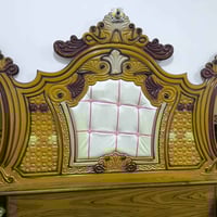 غرفة خشب • مستعملة • خدوش بسيطة