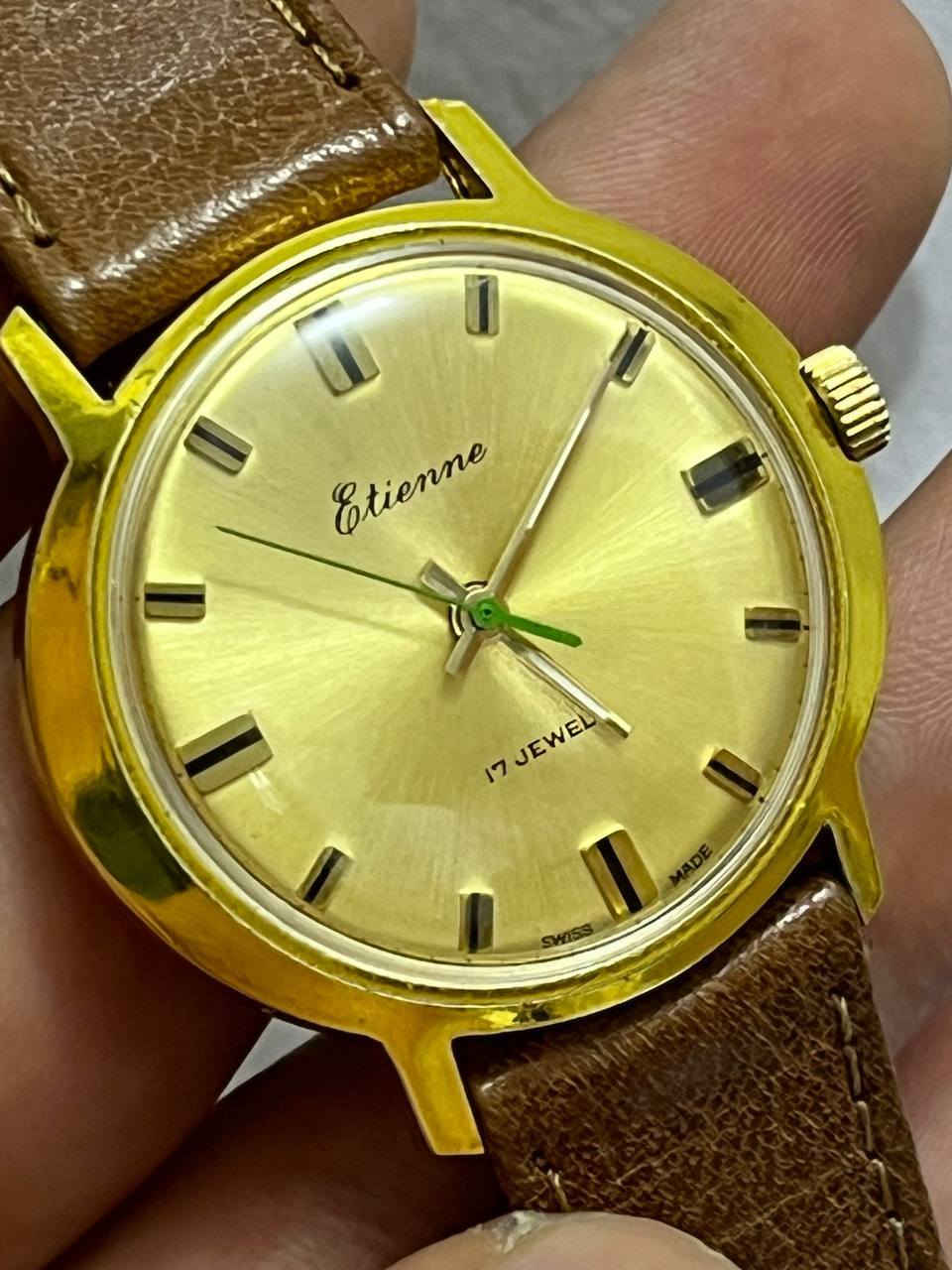 ساعة نصب تكويك ماركة أيتني سويسرية
قطرها 39 

سير جلد طبيعي 

نظافتها جدا عالية

لامينوس 

وقت مضبوط ميه بالمية 

السعر 85 الف 

توصيل متوفر


**إذا كنت صاحب هذا الإعلان وتريد حذفه لأي سبب، رجاءا أرسل رسالة إلى الدعم الفني**