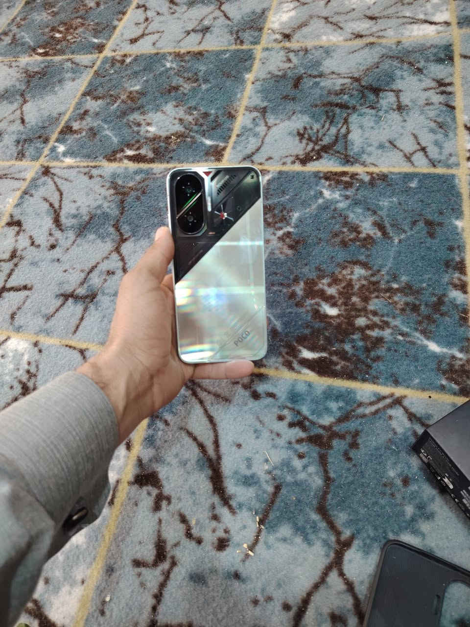 سلام عليكم للبيع بوكو اف 7
بطاريه 6500
ذاكره 512
ببجي 120 فريم
باقي المواصفات معروفه جهاز راقي
جديد صارله تقريبن شهر من أخذته
مستخدم كجهاز ثانوي ***********
