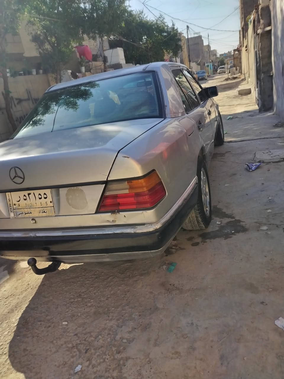 السلام عليكم من رخصت مدير الكروب مارسدس دب كير ومحرك بطه 3000مكفوله تخم تاير كشره كشنات كهرباء 
خير من الله مابيه ضربه رقم بغداد بسمي انكليزي السياره احله من الصور 40 وبيه مجال الشراي ينتصل واني خادم *********** مكان السياره بغداد
