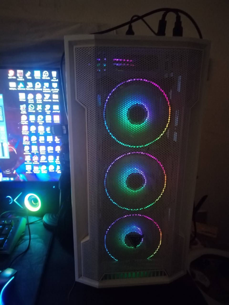 جهاز PC مع کامل ملحقاته للبیع استخدام جدا قلیل سبب البیع عدم التفرغ


**إذا كنت صاحب هذا الإعلان وتريد حذفه لأي سبب، رجاءا أرسل رسالة إلى الدعم الفني**