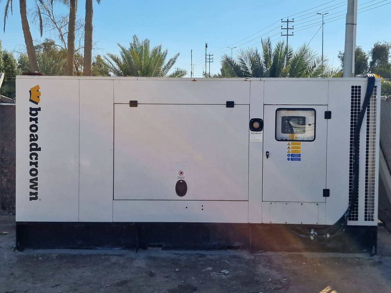 السلام عليكم يوجد لدينا مولده ٢٠٠ كيفي كاتم مودي ٢٠١٥

2015 Broadcrown 
200 KvA Generator Stamford
John Deere Engine

الحدراوي لتجارة المعدات الصناعية 
العوان النجف كوفه البوحداري عمود ٤٠
الهاتف ***********
