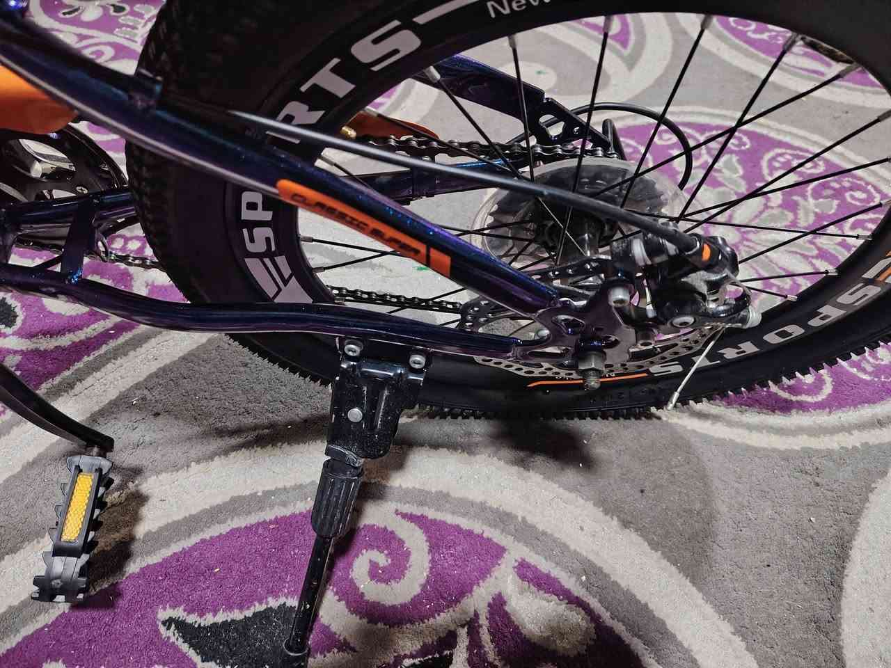 السلام عليكم حجم ٢٠ ٦نمر دبل امامي جبلي جديد سعر١٥٠ بغداد ***********
