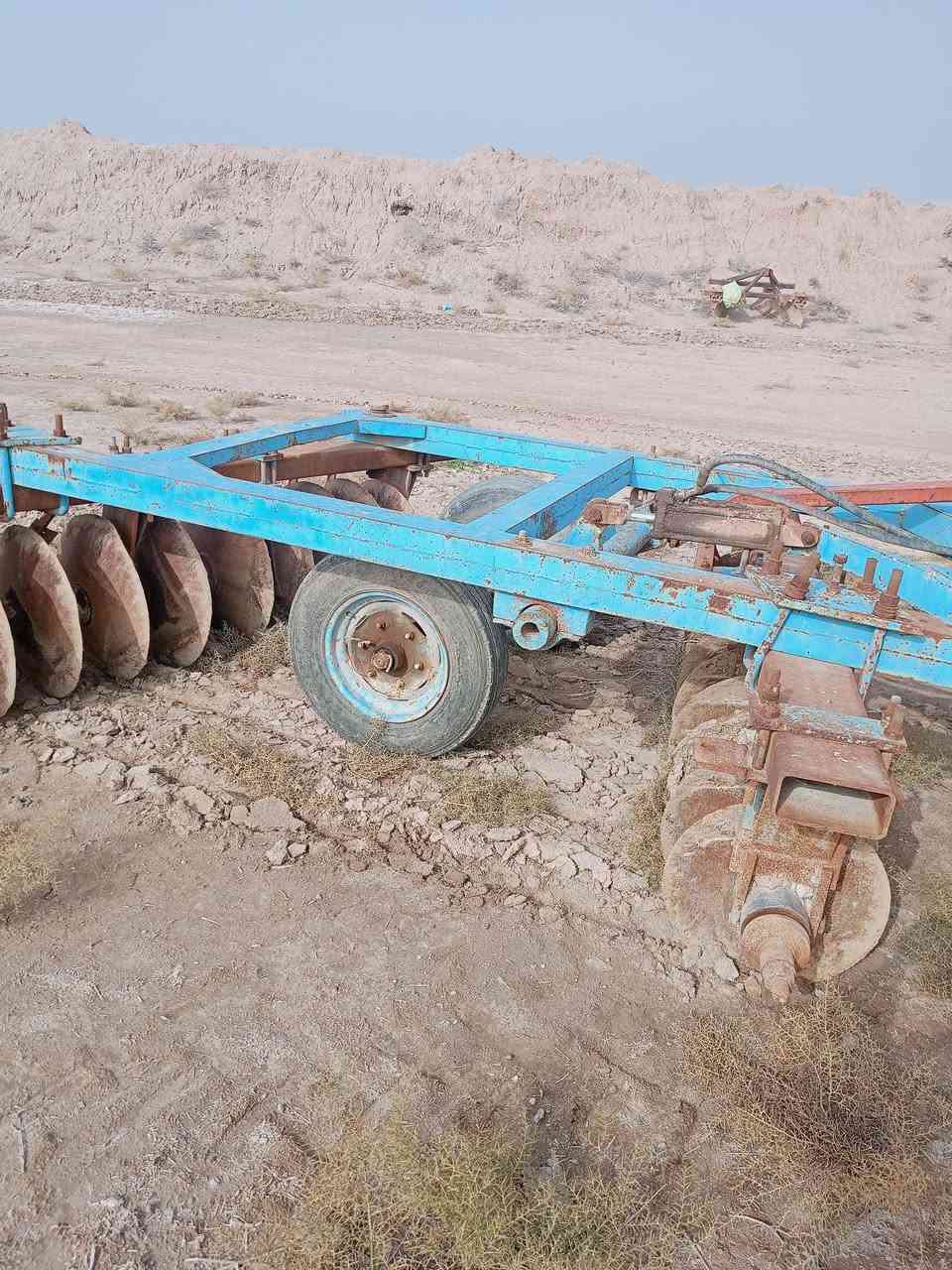 دسك للبيع حجم 24محور 20 شغل حداديه جاهز لعمل المكان
واسط الزبيديه 
***********
