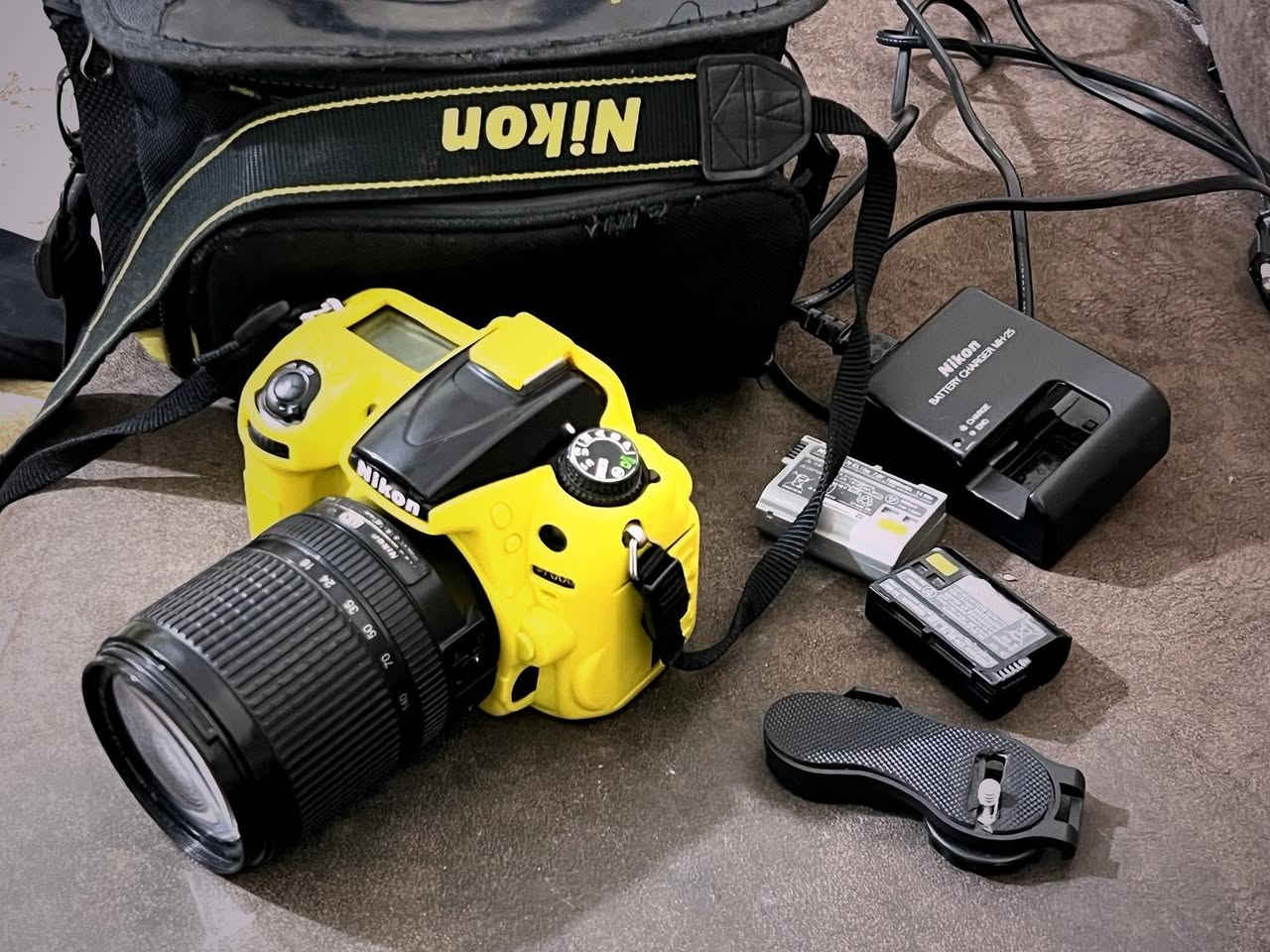 نيكون دي 7000
كامل ملحقات 
السعر ٢٨٠ قفل 
ناصريه مركز
***********
