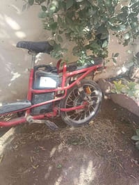 دراجة شحن • تحتاج بطاريات • يد مكسورة