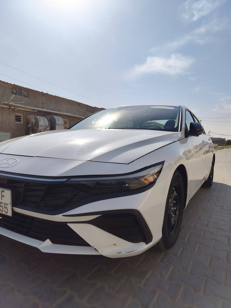 للبيع هيونداي إلنترا Sel 2025 🚗
حادث خلفي خفيف موضح بدون ايرباك او شواصي 
▫️ لون أبيض
▫️ ممشى 22 ألف كم
▫️ مكفولة
▫️ محرك 2.0 CC اقتصادي وأداء ممتاز
▫️ شاشة لمس كبيرة مع Apple CarPlay و Android Auto
▫️ كاميرا خلفية وحساسات مساعدة
▫️ نظام المحافظة على المسار (Lane Keep Assist)
▫️ نظام التحذير من الاصطدام الأمامي مع الكبح التلقائي
▫️ مراقبة انتباه السائق
▫️ تشغيل بصمة ودخول ذكي 
▫️ مثبت سرعة
▫️ إضاءة LED نهارية
▫️ تكييف ممتاز
▫️ عدة وسائد هوائية وأنظمة أمان متطورة
▫️ اقتصادية جداً بالوقود ومناسبة للمشاوير اليومية والعمل
 السيارة نظيفة جداً وجاهزة للفحص
📞 *********** السعر 167
