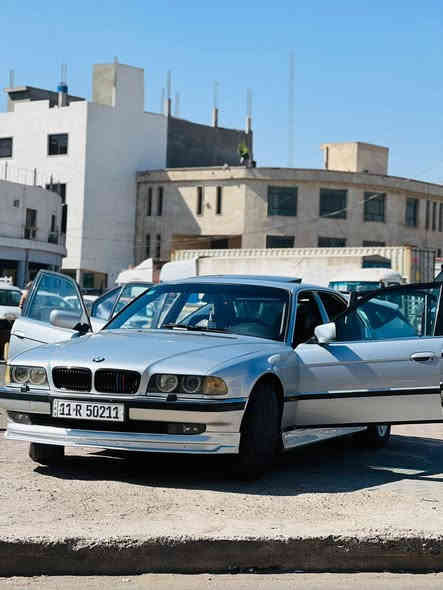 سلام عليكم
كاسحة 728i
موديل 1998
فول مواصفات 
سلايت روف 
كشنات كهرباء 
خزن كرسي السائق
هيتر تدفئة كشنات 
مري شفط 
تثبيت سرعة 
شاشة اندرويد 
كير تبترونك 
صندوق شفط 
تخم كامل لايت زنون
صدر امامي خلفي جديد كلة اصلي 
تخم تاير 
كاردن اكسل جديد
كير محرك جديد 
تبريد ثلج ❄️ 
السيارة مابيها حادث مصبوغة جمالية 
باسمي السيارة واني جناي صالها عندي سنة ونص تقريباً السيارة برغي ممخلي بيها نقص كلها على ايدي اي نقص مابيها بس اليدة مال باب انكسرت البارحة 
مكان السيارة بغداد حي البساتين 
السعر 95
للاتصال 
***********
