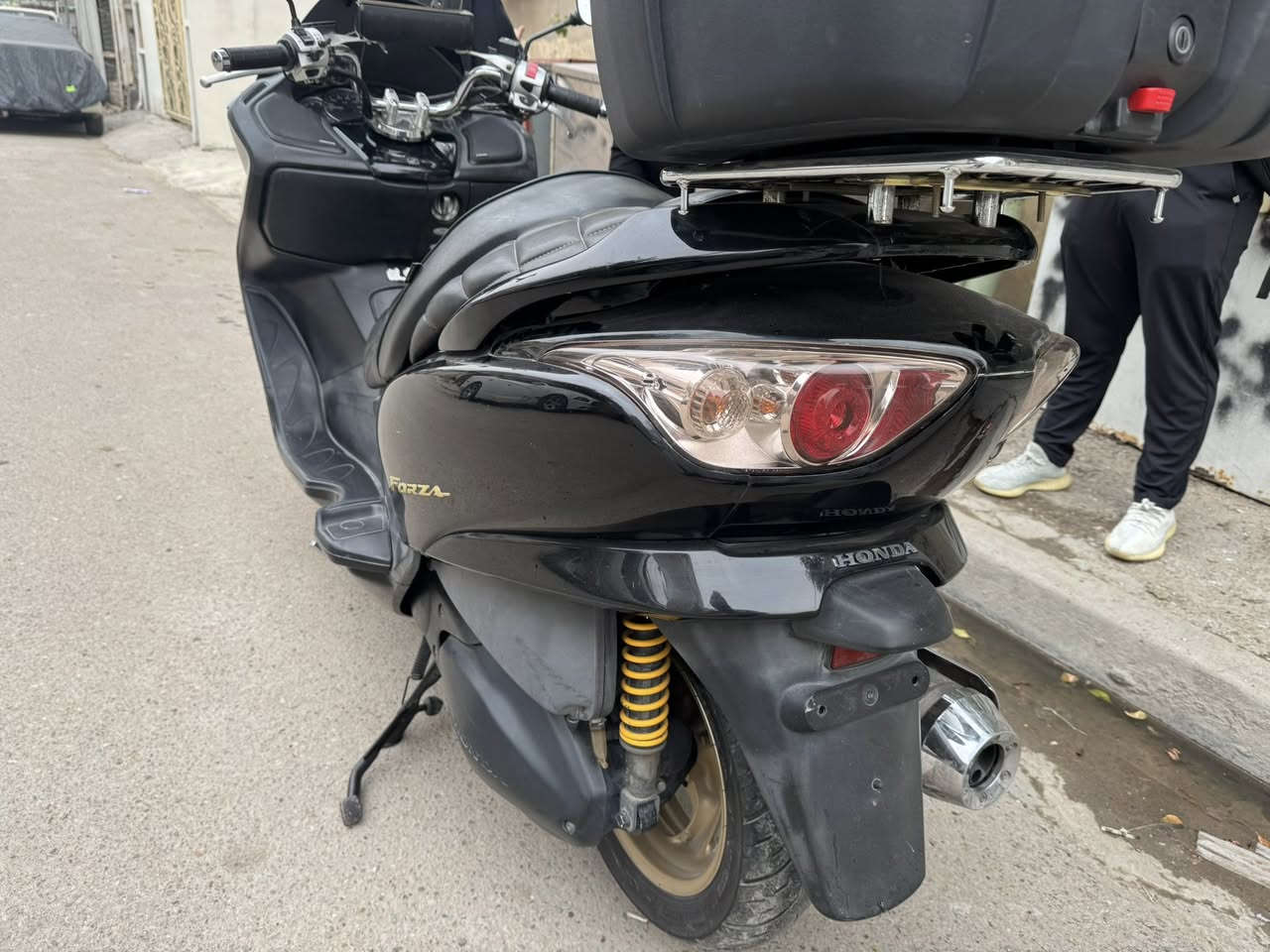 سلام عليكم 
فورزه 08 كرستال بصمه 
  4 تحويلات 7 كير 
الدراجه وياله ذهبي نجمه بلادي ودبلات خلفي وامامي ذهبي وعلامات ذهبي بلاد ،

مكفوله كفالة عامة من كلشي مكينه بلاد وممفتوحه بلادية كهربائياتها كلها شغاله 
شلعه ومعدل خير من الله 
حماوتها طبيعيه ربع فوك الربع شويه 
نكره باي وقت 
اوراقها منفيسات كامله
كفرات بلاديه نظافتهن 95% 
خير من الله الدراجه الله شاهد  
بانزين محسن ودهن امزويل  ما ناقصها برغي واحد الدراجه ونظيفة بمعنى الكلمه مال جناي 
بصمه وسويج طوارئ ومفتاحين مال جنطه الخلفيه 

السعر (14ونص) وبيها مجال قليل 

مكاني بغداد مدينة الصدر 

***********
