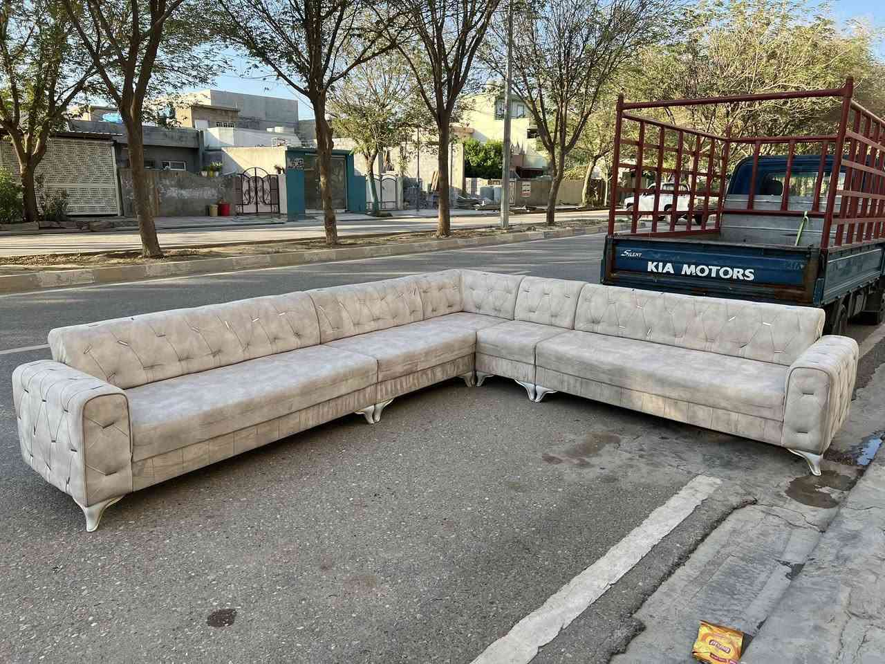 ئةم زاويية١٠نةفةريية
بؤفرؤشتن شتيكي تايبةت
دةسكردة فول خسوسيية
ژم***********
شوين كةلار
