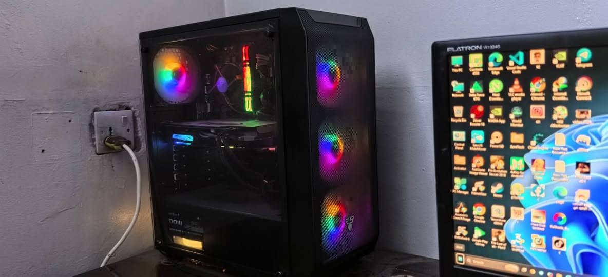 🔥 للبيع PC Gaming جاهز شغل نظيف — السعر 700 ألف فقط 🔥
✅ التجميعة كاملة مع كراتين القطع
✅ مناسب للألعاب، التصميم، والشغل اليومي
✅  إضاءة RGB 
💻 المواصفات:
🔹 المعالج: Intel Core i3 10100
🔹 كارت الشاشة: MSI Gaming GTX 1660 Super 6GB RGB GDRR6 192-bit 
🔹 الرام: Crucial Ballistix 16GB (8GBx2)RGB 3200   DDR4 Gaming CL 16-18-18-36 XMP
🔹 المذربورد: GIGABYTE H410M H V3
🔹 الباور سبلاي: ROCKET 500W RGB
🔹 الكيس: Fantech RGB مع 4 مراوح
🔹 SSD: 120GB
🔹 HDD: 500GB
🔹 الشاشة: LG 19 inch 60-75Hz
🔹 UPS PowerMax 1500
🔹 كيبورد + ماوس MARVO RGB
🎮 يشغل أغلب الألعاب
📦 البيع مع كراتين القطع
📩 للاستفسار واتساب أو ماسنجر فقط
📱 الرقم معلق: ***********
