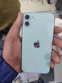 ايفون 11عادي جهاز نضيف مبدل بطارية تفصيخ تقرة نسبة 95 والباقي كلة علةو...