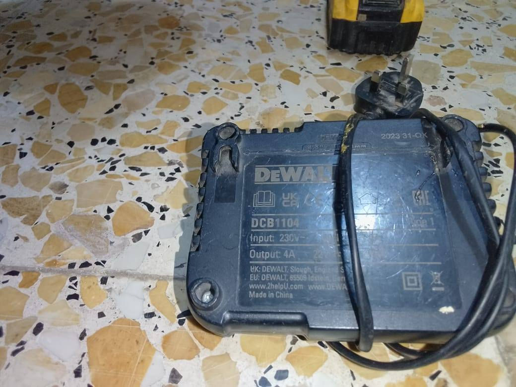 السلام عليكم دريل اصلي مع الشاحنه سعره 100وبي مجال بسيط العنوان بغداد الشعب


**إذا كنت صاحب هذا الإعلان وتريد حذفه لأي سبب، رجاءا أرسل رسالة إلى الدعم الفني**